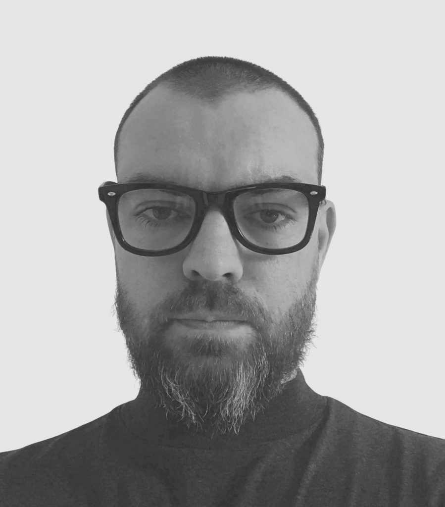 Игорь Старков