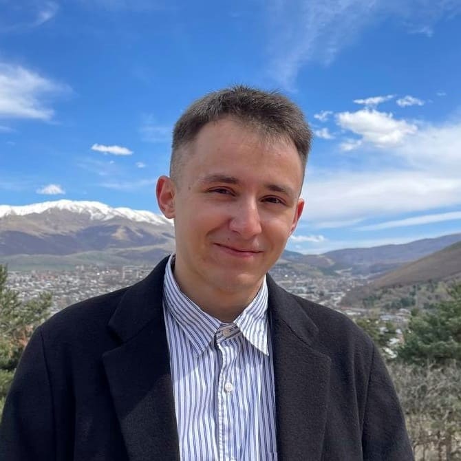Степан Сурков